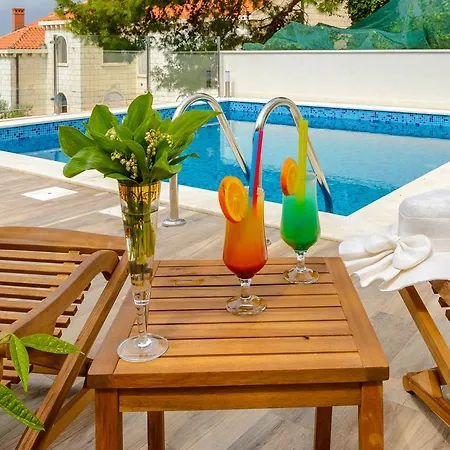 Tandem Apartments With Swimming Pool Cavtat Kültér fotó