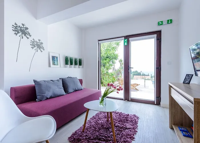 Tandem Apartments With Swimming Pool