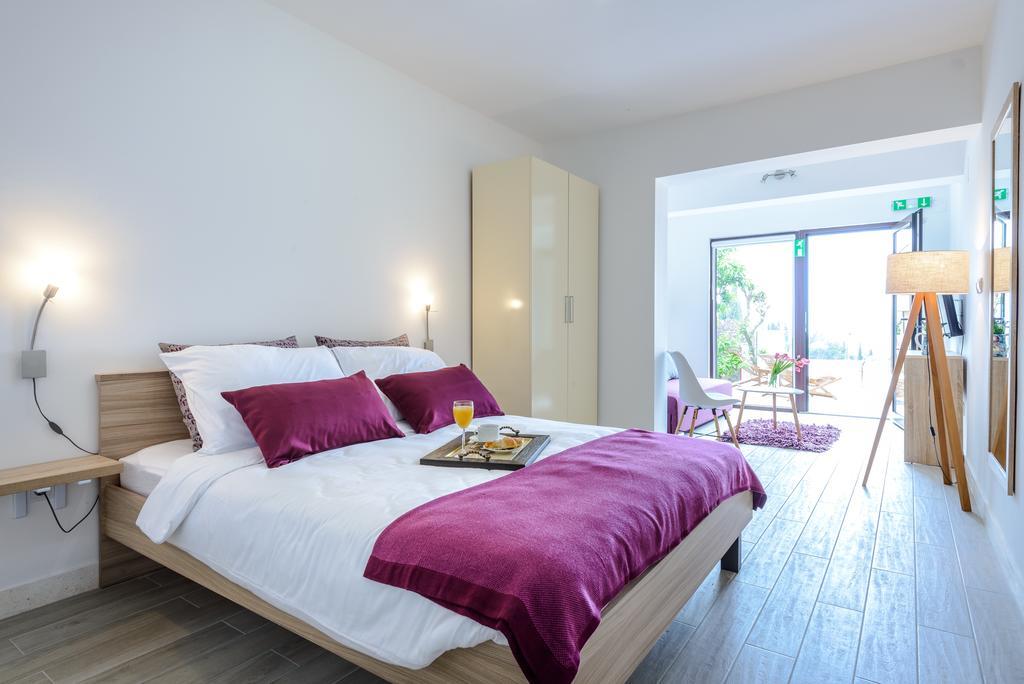 Apartment Tandem With Swimming Pool