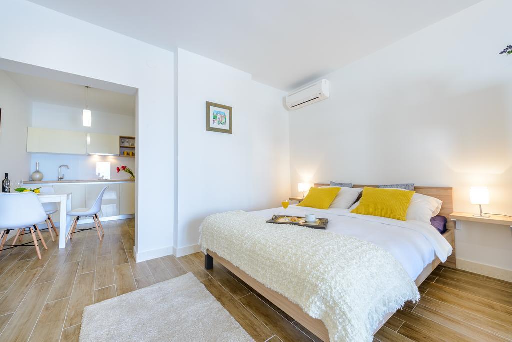 Apartment Tandem With Swimming Pool *