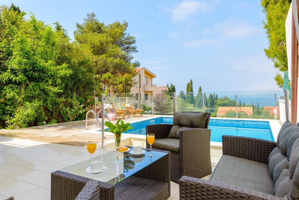 Tandem With Swimming Pool Apartment Cavtat